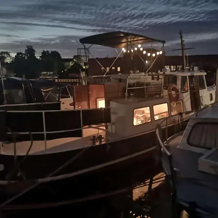 Gemuetliches Wohnschiff