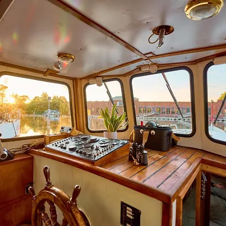 Gemuetliches Wohnschiff *