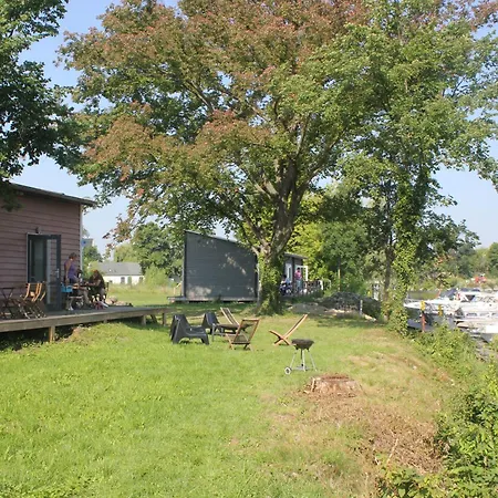 보트호텔 Gemuetliches Wohnschiff