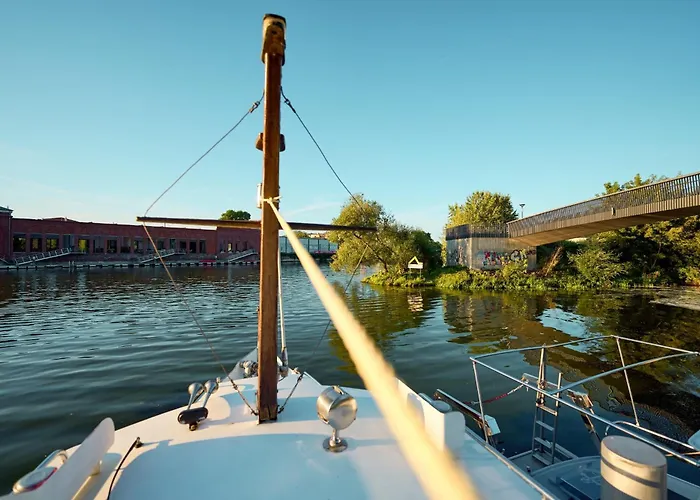 Gemütliches Wohnschiff Hotel en barco *