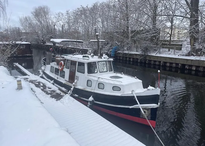 Gemütliches Wohnschiff *